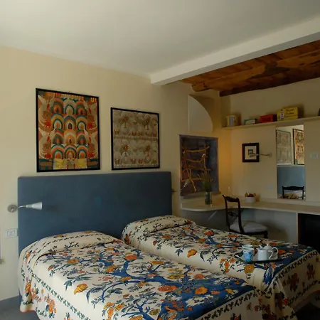 Paggi Bed & Breakfast 3*
