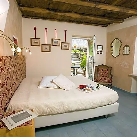 Paggi 3*